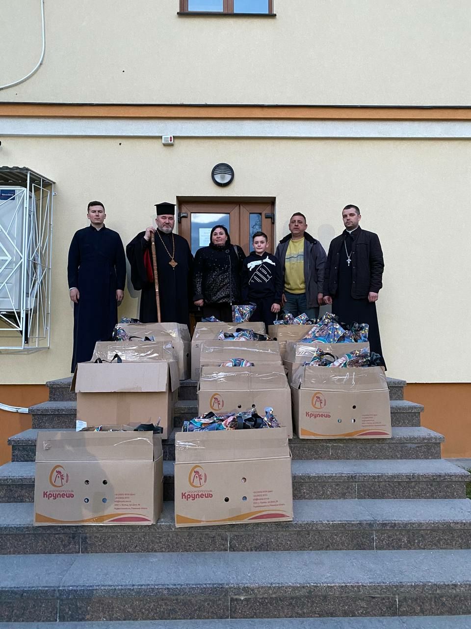 Владика Василій освятив Паски для потребуючих