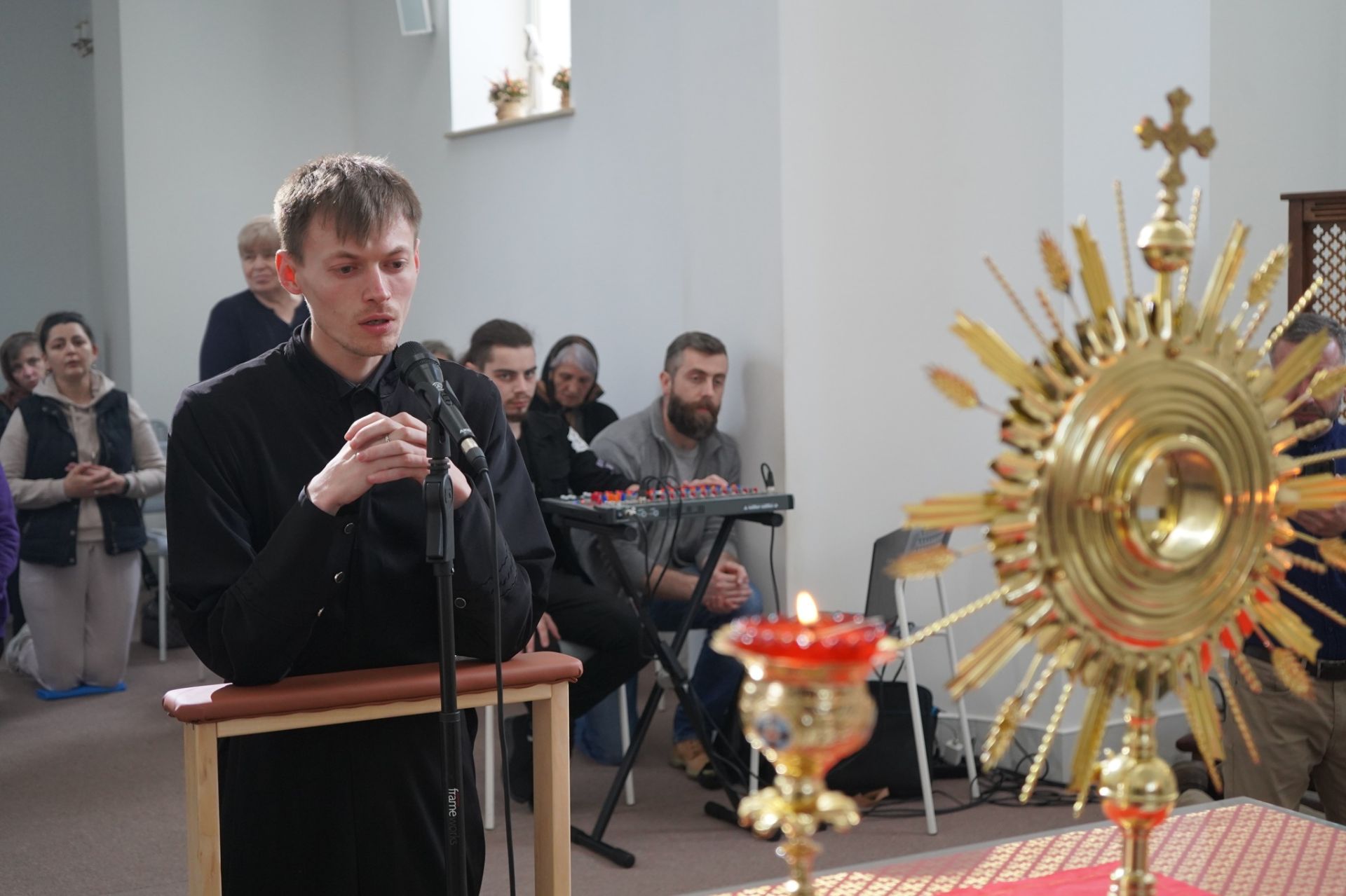 Адорація Найсвятіших Тайн!