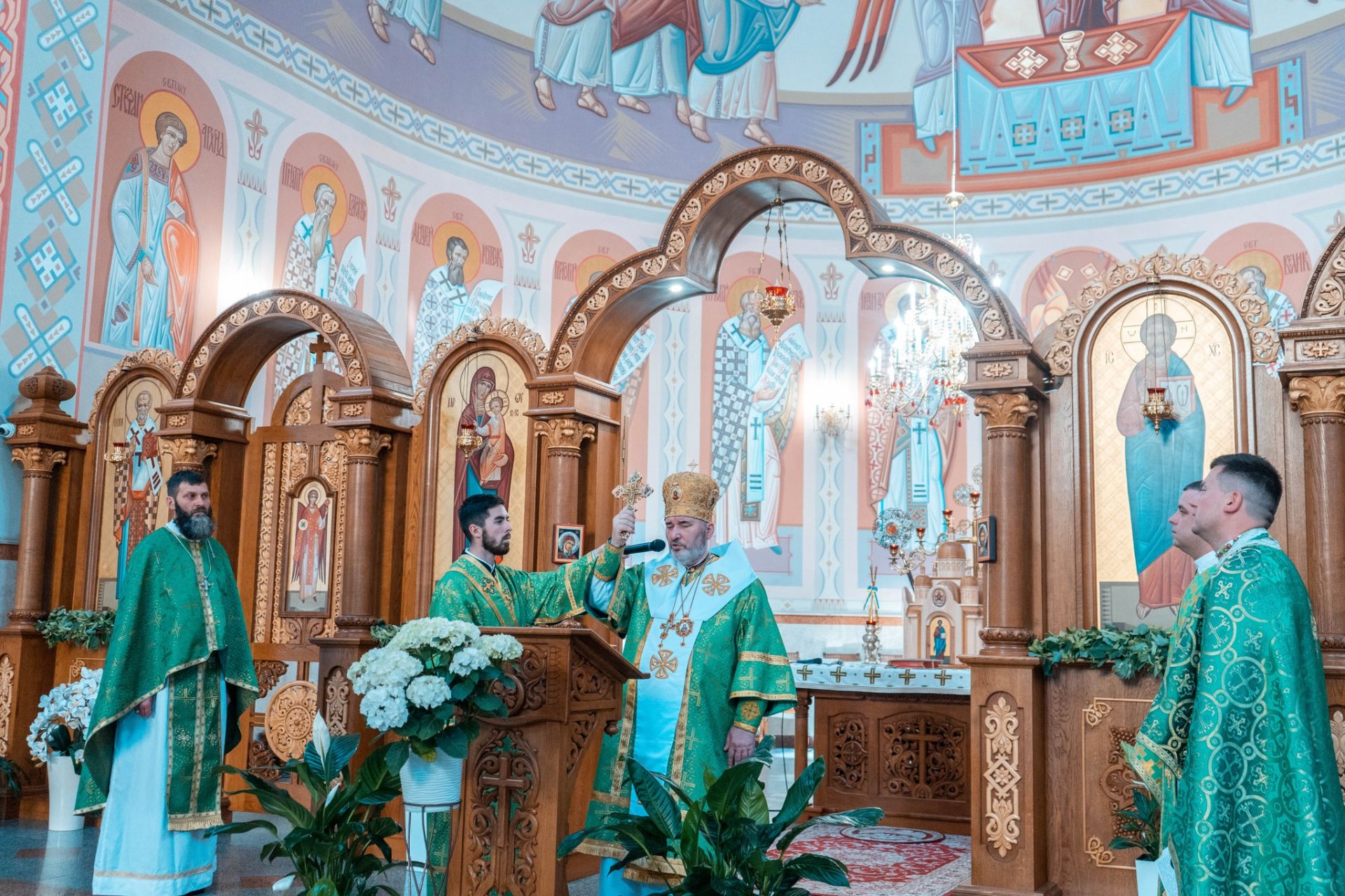 Божественна Літургія у День П'ятидесятниці!