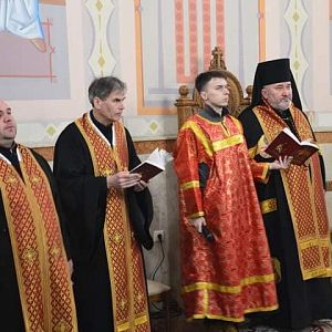Вечірня із виставленням Плащаниці