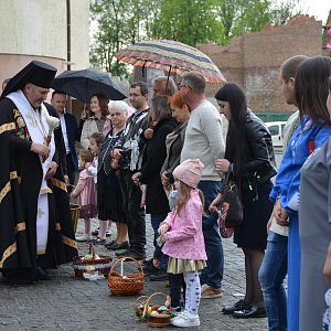 Владика Василій звершив богослужіння Великої Суботи та освятив паску