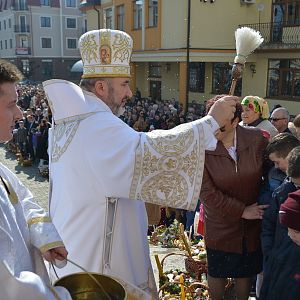 “Облишмо сьогодні всі турботи, проблеми і образи, бо Христос воскрес!”,- владика Василій (Івасюк)