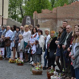 Владика Василій звершив богослужіння Великої Суботи та освятив паску