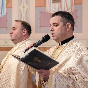 Свята Літургія у День Іменин владики Василія!