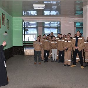 Радість Різдва владика Василь Івасюк розділив з потребуючими