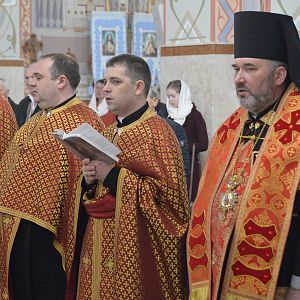 “Облишмо сьогодні всі турботи, проблеми і образи, бо Христос воскрес!”,- владика Василій (Івасюк)