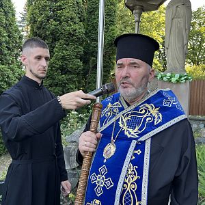 Молебень до Богородиці!