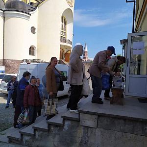 Обіди для потребуючих