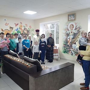 Щоб малюки одужували швидше: У Городенківській ЦРЛ освятили ікону Дитятка Ісуса