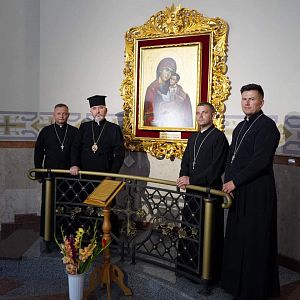 Вітаємо вдома владику!