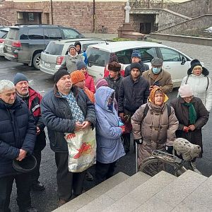 Свята вечеря потребуючим!