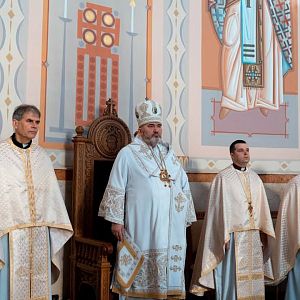 Щиро вітаємо, дорогі отці!