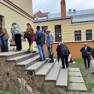 Обіди для потребуючих