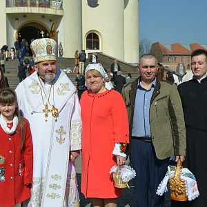 “Облишмо сьогодні всі турботи, проблеми і образи, бо Христос воскрес!”,- владика Василій (Івасюк)