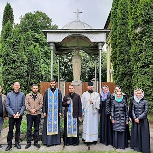 Завершення Молебню до Богородиці