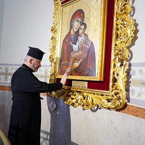 Вітаємо вдома владику!