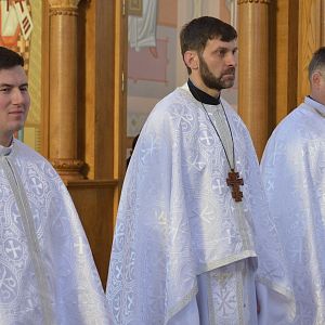 “Облишмо сьогодні всі турботи, проблеми і образи, бо Христос воскрес!”,- владика Василій (Івасюк)