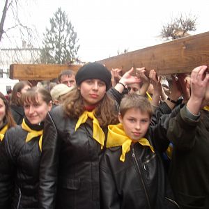 2004 Хресна дорога