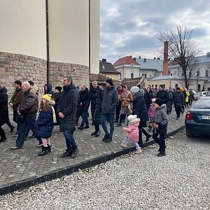 Поклоніння святим іконам у неділю Православ"я