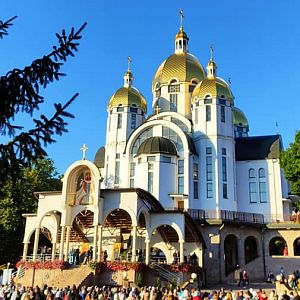 Проща до Зарваниці