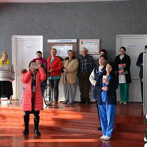 Радість Різдва владика Василь Івасюк розділив з потребуючими