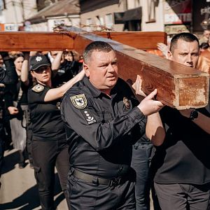 Хресна дорога по місту!