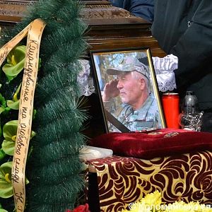 Прощання з Героями України