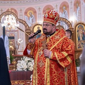 Вечірня з виставленням Плащаниці!