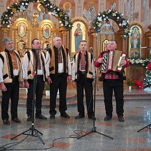 "Ой, радуйся, земле!"