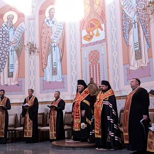 Вечірня з виставленням Плащаниці!