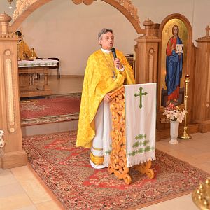 Освячення іконостасу нижнього храму