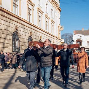Хресна дорога по місту!