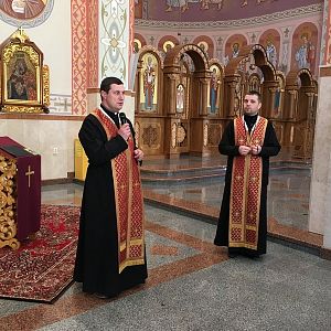 Коломияни помолились вервицю за збереження життя