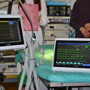 Освячення апарату штучної вентиляції легень у пологовому будинку
