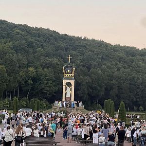 Проща до Зарваниці!