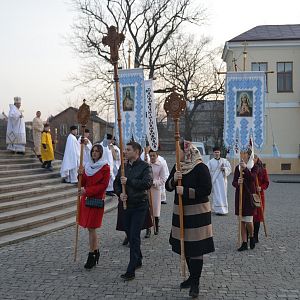 “Облишмо сьогодні всі турботи, проблеми і образи, бо Христос воскрес!”,- владика Василій (Івасюк)