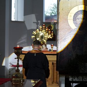 Адорація Найсвятіших Тайн!