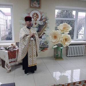 Щоб малюки одужували швидше: У Городенківській ЦРЛ освятили ікону Дитятка Ісуса
