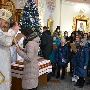 “Країна Голокосту і Бабиного Яру повинна молитися разом з митарем за навернення ворога, котрий у нас стріляє”, — владика Василь Івасюк
