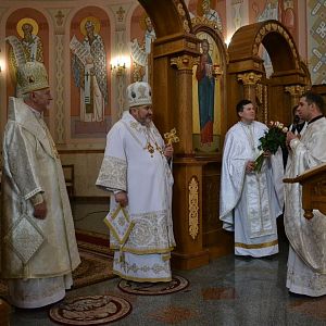 Митрополит Володимир привітав владику Василія з іменинами