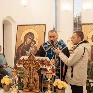 Молебень до Пресвятої Богородиці!