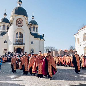 Хресна дорога по місту!