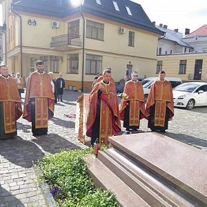 Поминальна Свята Літургія і панахида біля гробу архиєрея Миколая
