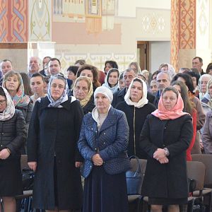 “Облишмо сьогодні всі турботи, проблеми і образи, бо Христос воскрес!”,- владика Василій (Івасюк)