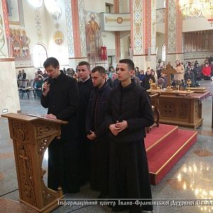Розважання над Страстями Господніми за участю семінарійного гурту “Εφφατα”