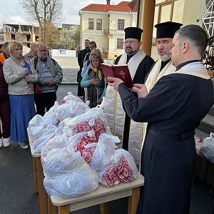 Пасхальні пакунки для потребуючих!