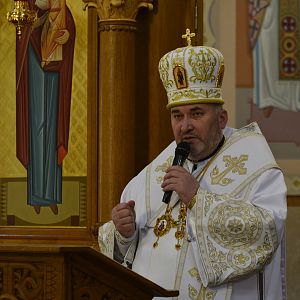 Владика Василій звершив богослужіння Великої Суботи та освятив паску