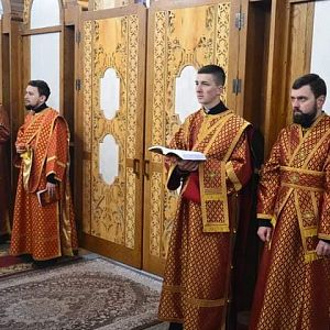 Вечірня із виставленням Плащаниці