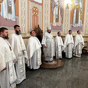 Щиро вітаємо, дорогі отці!