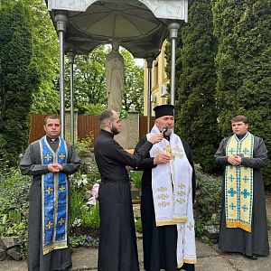 Молебень до Богородиці за мир!
